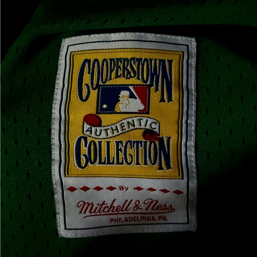 Mitchell & Ness Rickey Henderson Athletics Jersey (L) - Picture 4 of 4